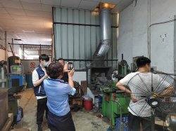 東莞南城一工廠廢氣未經(jīng)處理直接排放，立即查處！